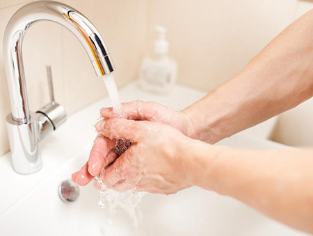 Чтобы не допустить распространение наростов, после каждой манипуляции, предусматривающей соприкосновение с ними, необходимо мыть руки