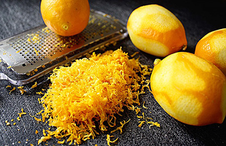 Лимонная цедра обладает рядом полезных свойств, которые помогают устранять наросты