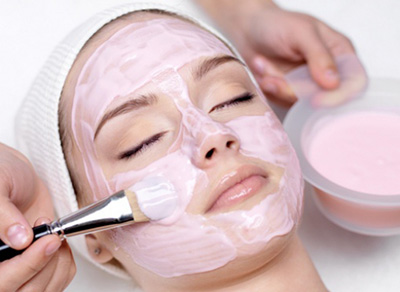 Фруктовый пилинг - это эффективное средство восстановления кожи при фолликулярном гиперкератозе