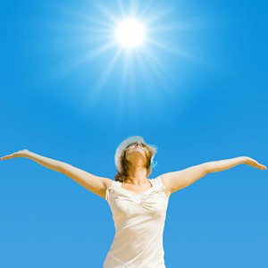 Пребывание на ярком солнце – приятная процедура, но лучше принимать облучение ультрафиолетом дозировано