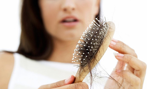 Выпадение волос, появление очагов облысения является серьезной косметической проблемой, особенно для женщин, и может вызвать стрессовую ситуацию