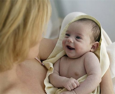 Профилактикой развития пузырчатки новорожденных является соблюдение гигиены, санитарных норм, отсутствие в окружении малыша носителей инфекции