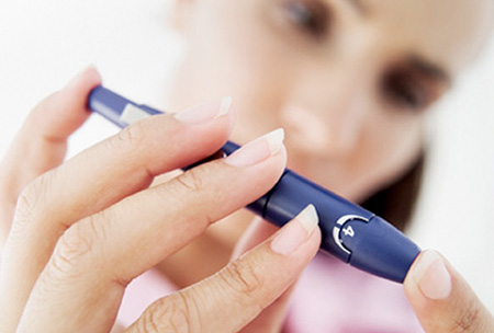 Поскольку организм диабетика не способен противостоять заболеванию в полной мере, для успешной борьбы с язвами необходимо лечить основную болезнь