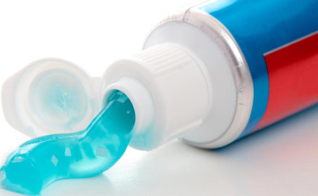 Зубная паста не только очищает ротовую полость, но и помогает бороться с герпесом