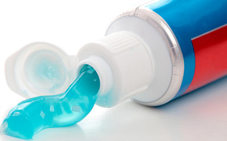 Использование зубной пасты очень распространено при герпесе