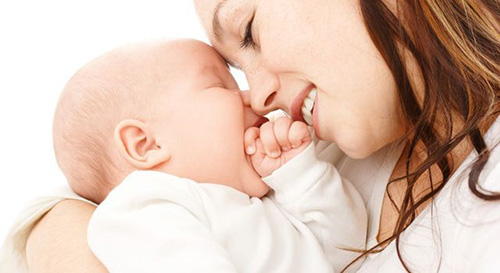 Порой даже материнская любовь может обернуться серьезной проблемой для малыша
