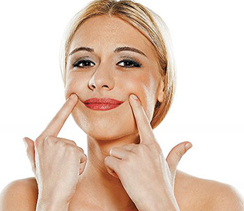 Даже при куперозе рекомендуется выполнять упражнения, укрепляющие лицевые мышцы