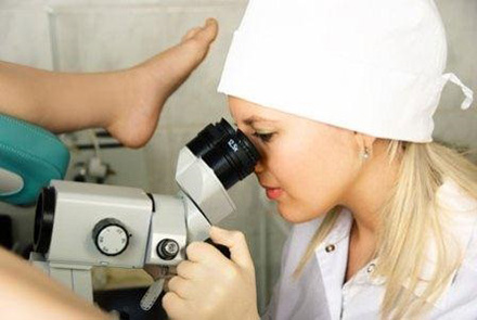 Проведение диагностической кольпоскопии у женщин, инфицированных ВПЧ