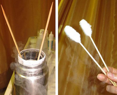 Прижигание папилломы возможно с помощью ватной палочки, смоченной в жидком азоте