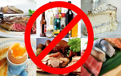 Колбасы, алкоголь, пищевые аллергены усугубляют течение псориаза