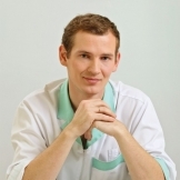Маслов Александр Сергеевич, дерматолог